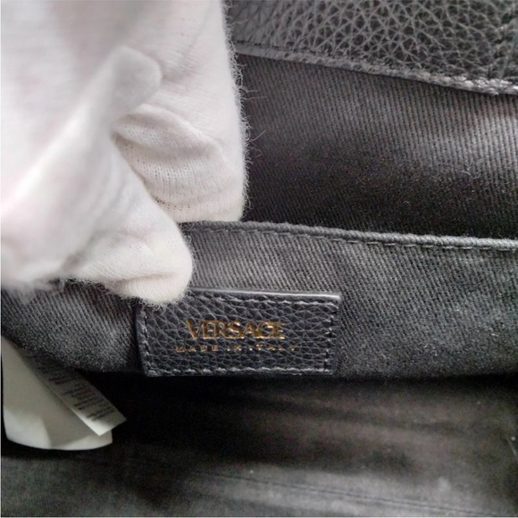 🎉HOST PICK‼️ 🔥VERSACE🔥 Virtus Bag in Black Grained Calfskin Leather✨✨✨ - Picture 6 of 8